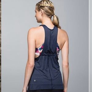 LULULEMON Stash It Tank in Inkwell / Floral Ghost Bumble Berry - Sz. 6   •VGUC•